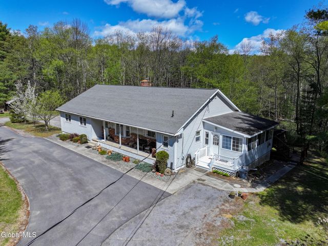 16 Paradise Drive, Lake Luzerne, NY 12846