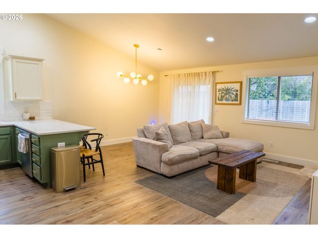 5155 LONE TREE Ct Ne, Salem, OR 97305