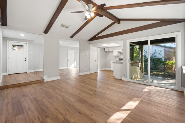 124 Bowling Green Circle, Lewisville, TX 75067