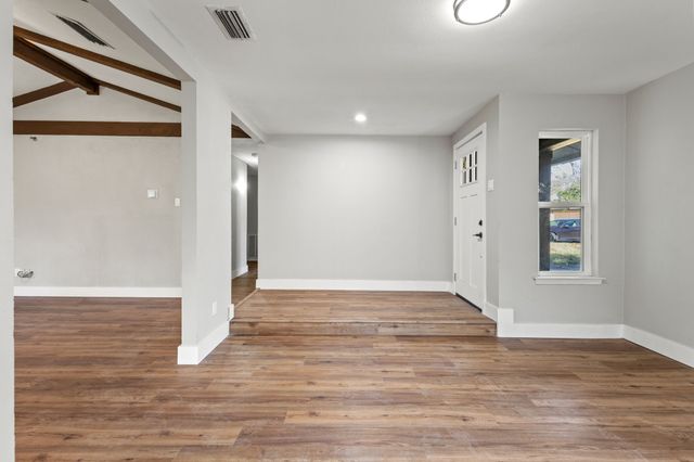 124 Bowling Green Circle, Lewisville, TX 75067