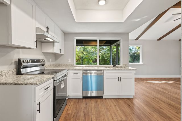 124 Bowling Green Circle, Lewisville, TX 75067