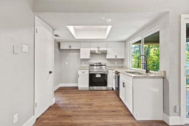 124 Bowling Green Circle, Lewisville, TX 75067