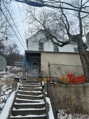 401 Iowa Ave, Homestead, PA 15045