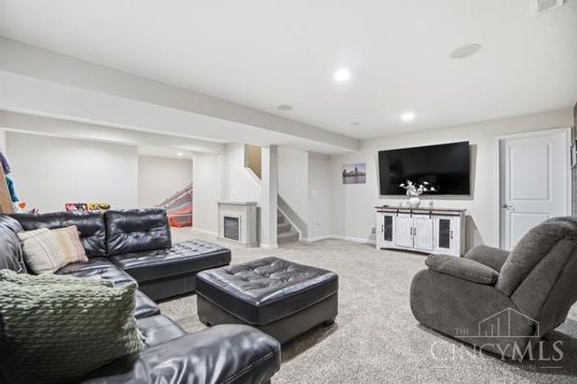 2727 Unbridled Way, Hamilton Twp, OH 45152