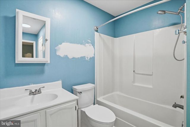 271 PAW PAW DR, Front Royal, VA 22630