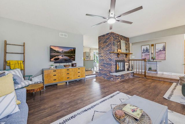 4896 Sunset View DRIVE, West Bend, WI 53095