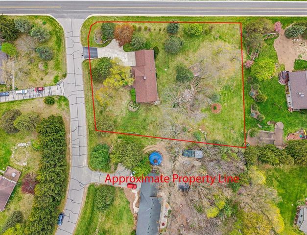 4896 Sunset View DRIVE, West Bend, WI 53095