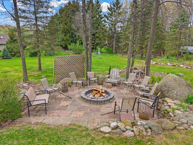 4896 Sunset View DRIVE, West Bend, WI 53095