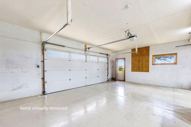 4896 Sunset View DRIVE, West Bend, WI 53095