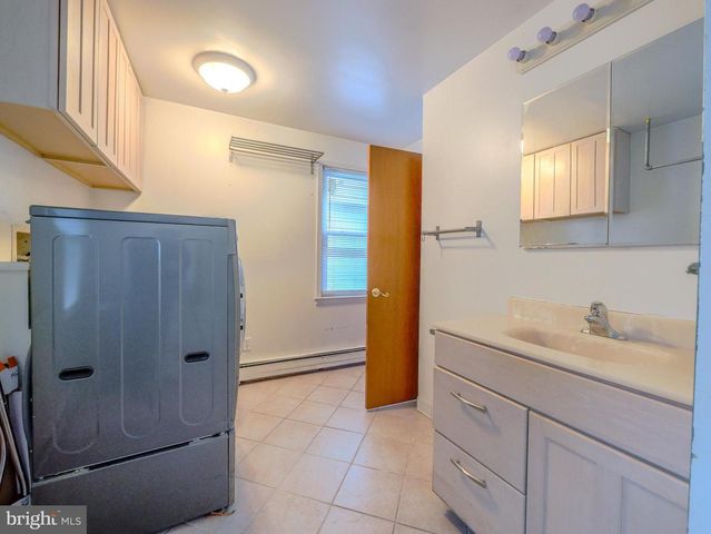 328 HILLSIDE AVE, Brookhaven, PA 19015