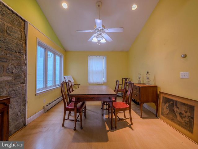 328 HILLSIDE AVE, Brookhaven, PA 19015