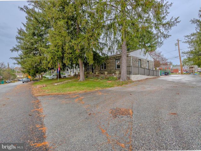 328 HILLSIDE AVE, Brookhaven, PA 19015