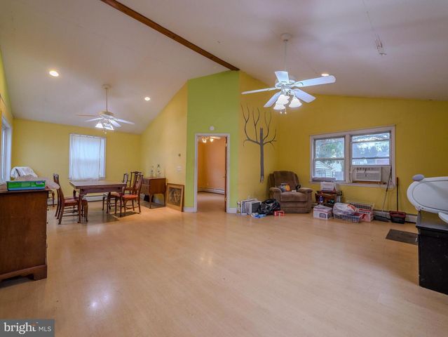 328 HILLSIDE AVE, Brookhaven, PA 19015