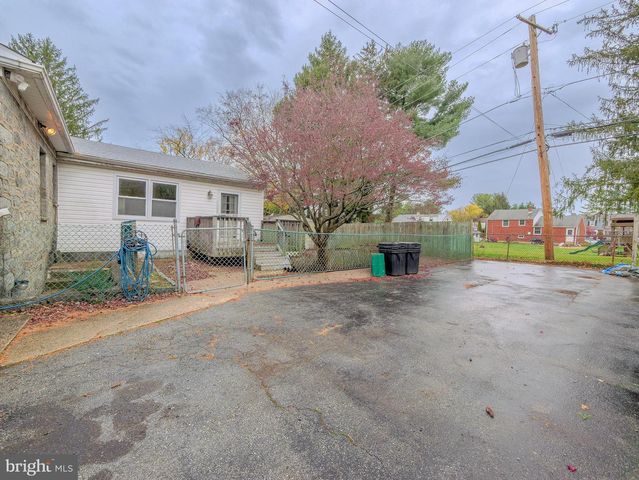 328 HILLSIDE AVE, Brookhaven, PA 19015