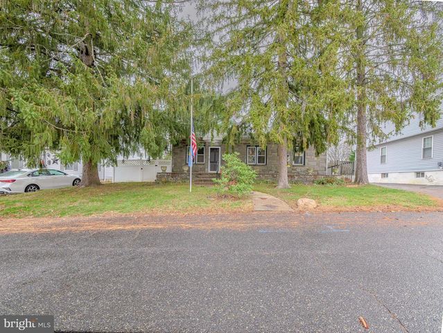 328 HILLSIDE AVE, Brookhaven, PA 19015