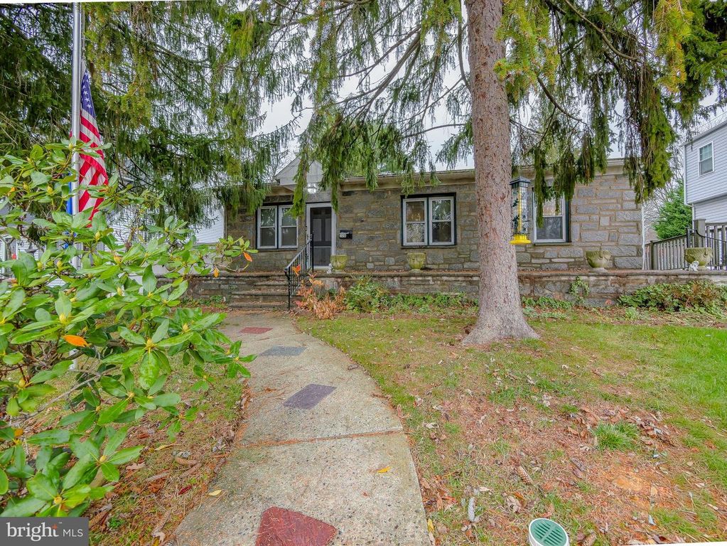 328 HILLSIDE AVE, Brookhaven, PA 19015