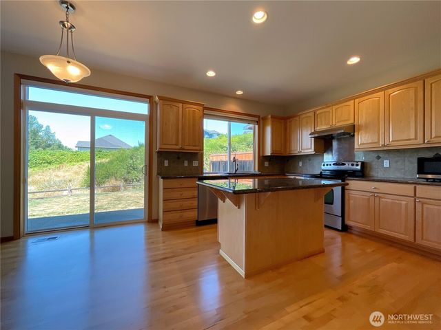 1118 S 36th Street, Renton, WA 98055