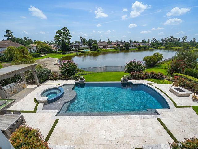 6 Kimberling Court, Tomball, TX 77375