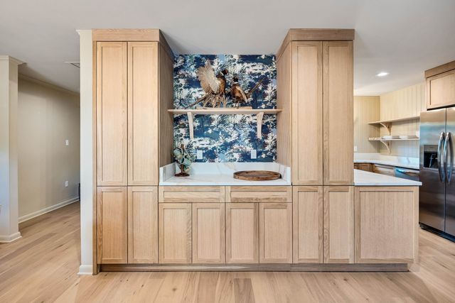 306 W POPLAR AVE, Collierville, TN 38017