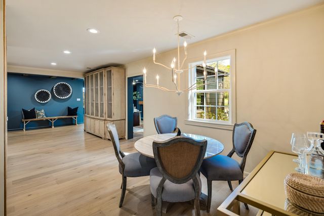 306 W POPLAR AVE, Collierville, TN 38017