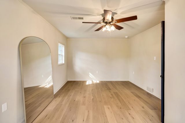 306 W POPLAR AVE, Collierville, TN 38017