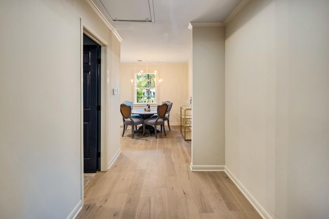 306 W POPLAR AVE, Collierville, TN 38017