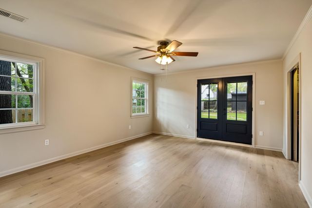 306 W POPLAR AVE, Collierville, TN 38017