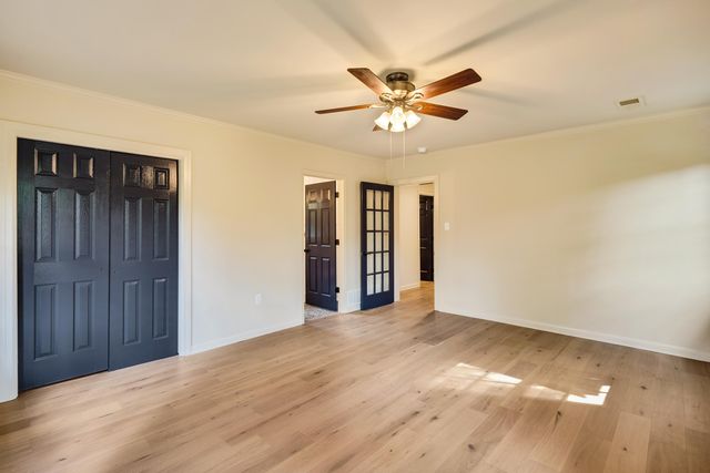 306 W POPLAR AVE, Collierville, TN 38017