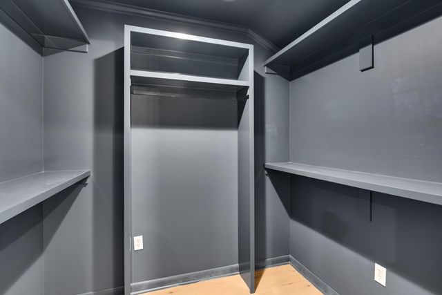 306 W POPLAR AVE, Collierville, TN 38017