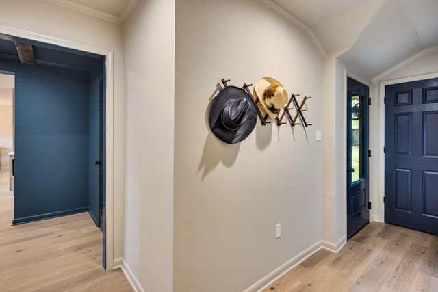 306 W POPLAR AVE, Collierville, TN 38017