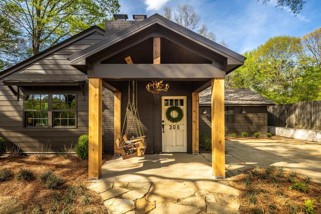 306 W POPLAR AVE, Collierville, TN 38017