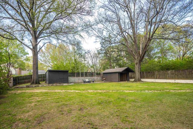 306 W POPLAR AVE, Collierville, TN 38017