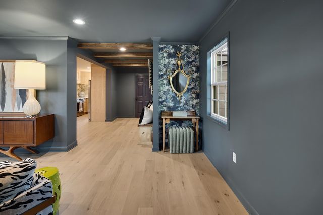 306 W POPLAR AVE, Collierville, TN 38017