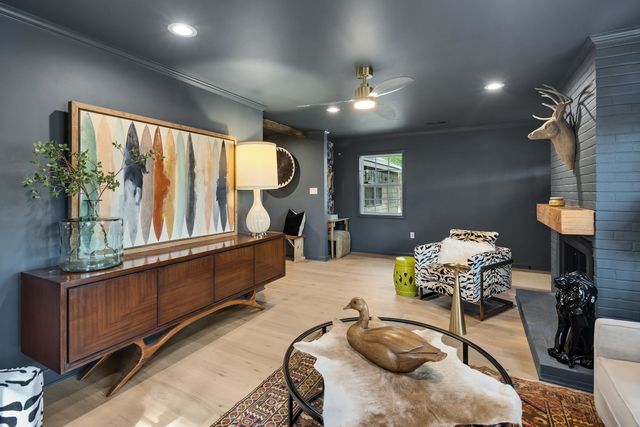 306 W POPLAR AVE, Collierville, TN 38017