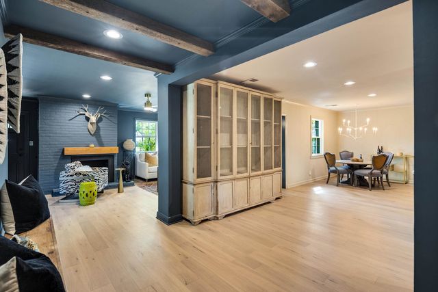 306 W POPLAR AVE, Collierville, TN 38017