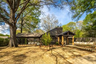 306 W POPLAR AVE, Collierville, TN 38017