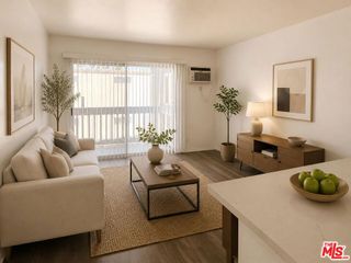 18414 Collins Street 221, Los Angeles, CA 91356