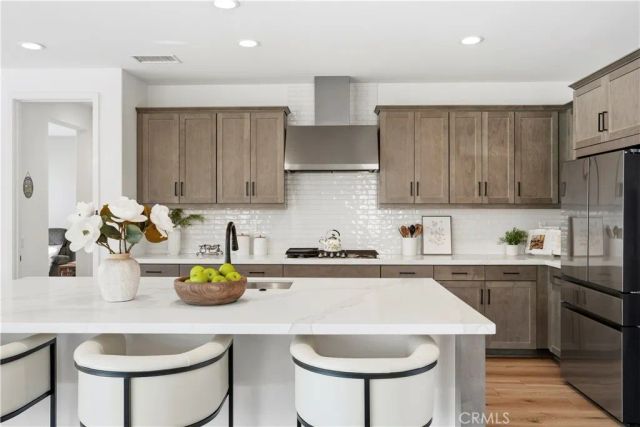 18100 Tableau Way, Saugus, CA 91350