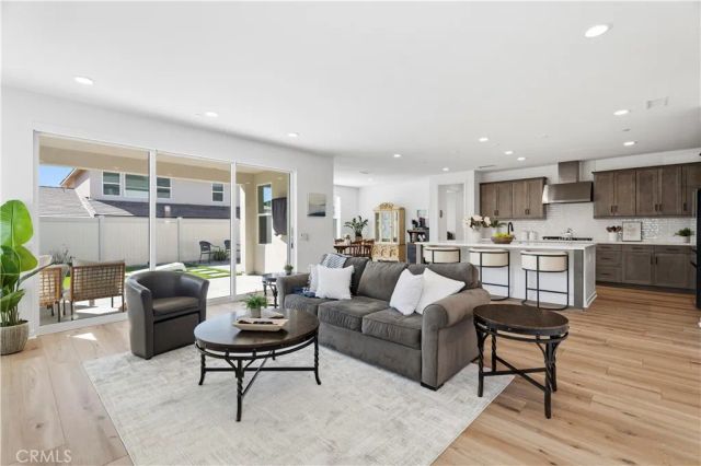 18100 Tableau Way, Saugus, CA 91350