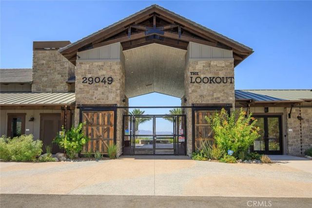 18100 Tableau Way, Saugus, CA 91350