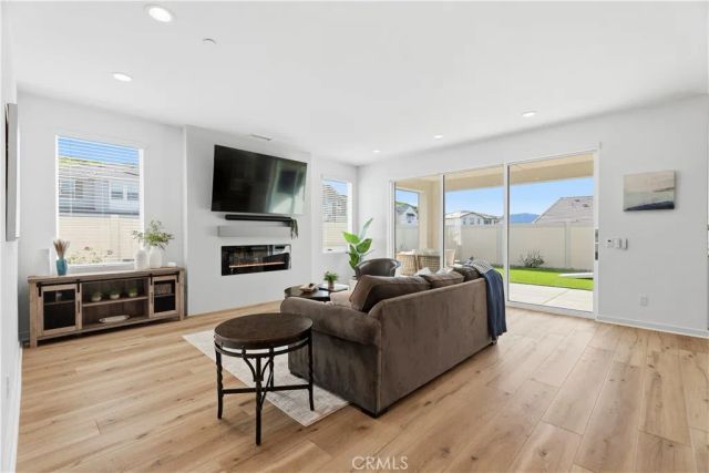 18100 Tableau Way, Saugus, CA 91350