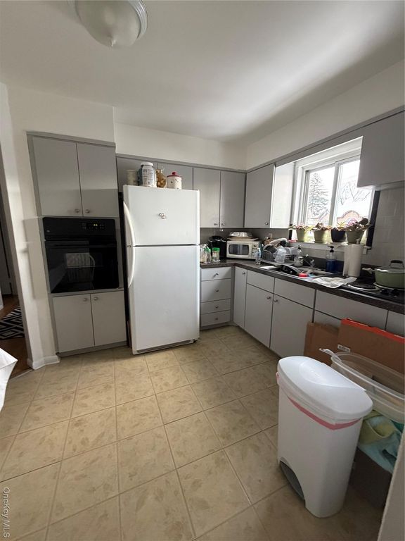 144 Roslyn Road, Mineola, NY 11501