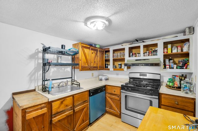 90 Rowley Road, Woodbury, CT 06798