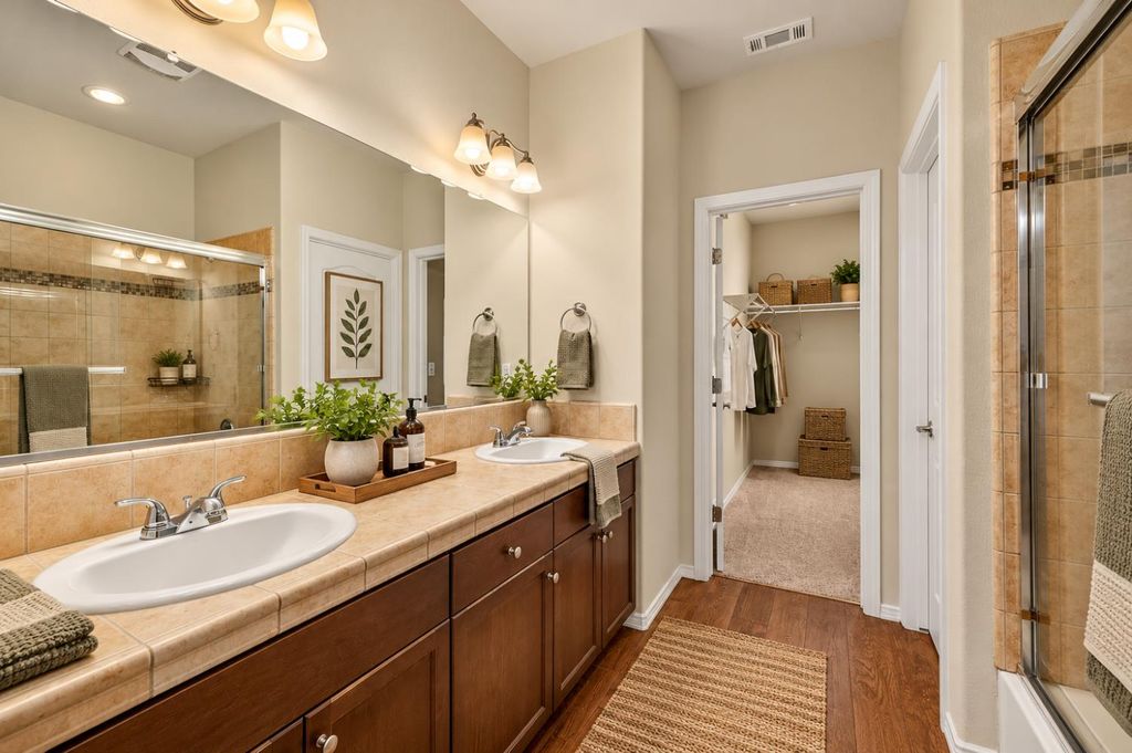Image 13 of property listing at 4071 Harlan Ranch Boulevard, Clovis, CA 93619
