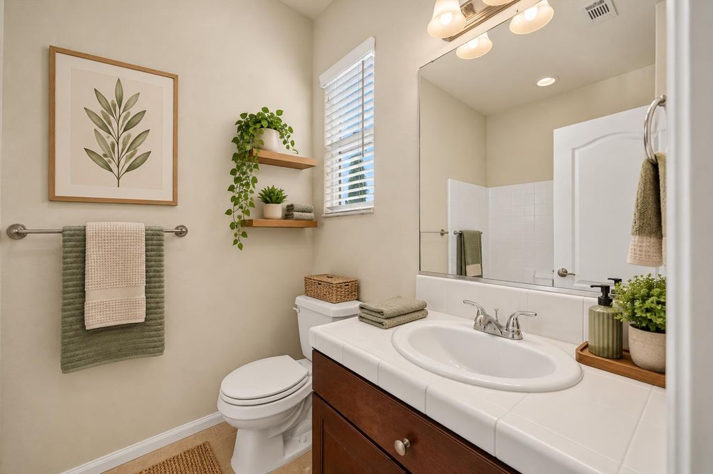 Image 15 of property listing at 4071 Harlan Ranch Boulevard, Clovis, CA 93619