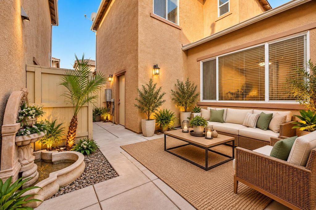 Image 18 of property listing at 4071 Harlan Ranch Boulevard, Clovis, CA 93619