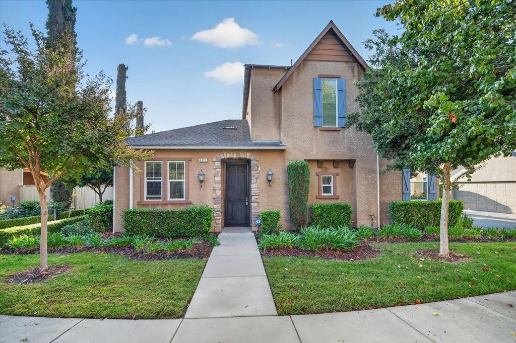 Image 2 of property listing at 4071 Harlan Ranch Boulevard, Clovis, CA 93619