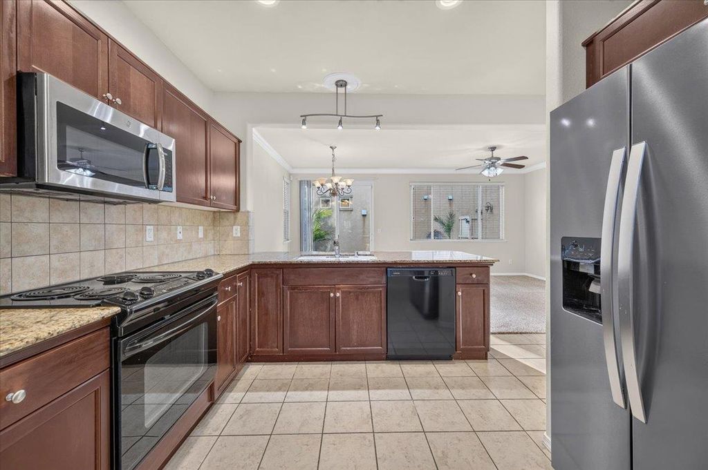 Image 25 of property listing at 4071 Harlan Ranch Boulevard, Clovis, CA 93619