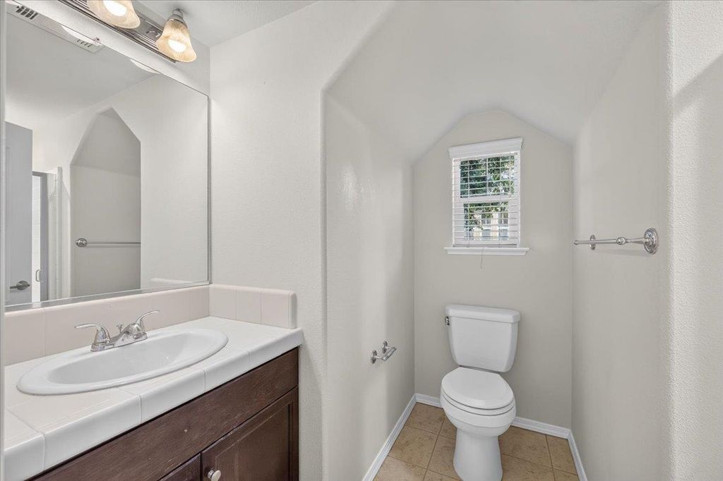 Image 27 of property listing at 4071 Harlan Ranch Boulevard, Clovis, CA 93619