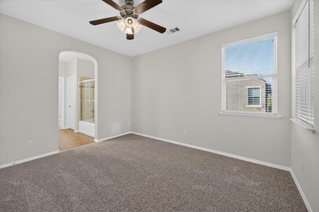 Image 31 of property listing at 4071 Harlan Ranch Boulevard, Clovis, CA 93619